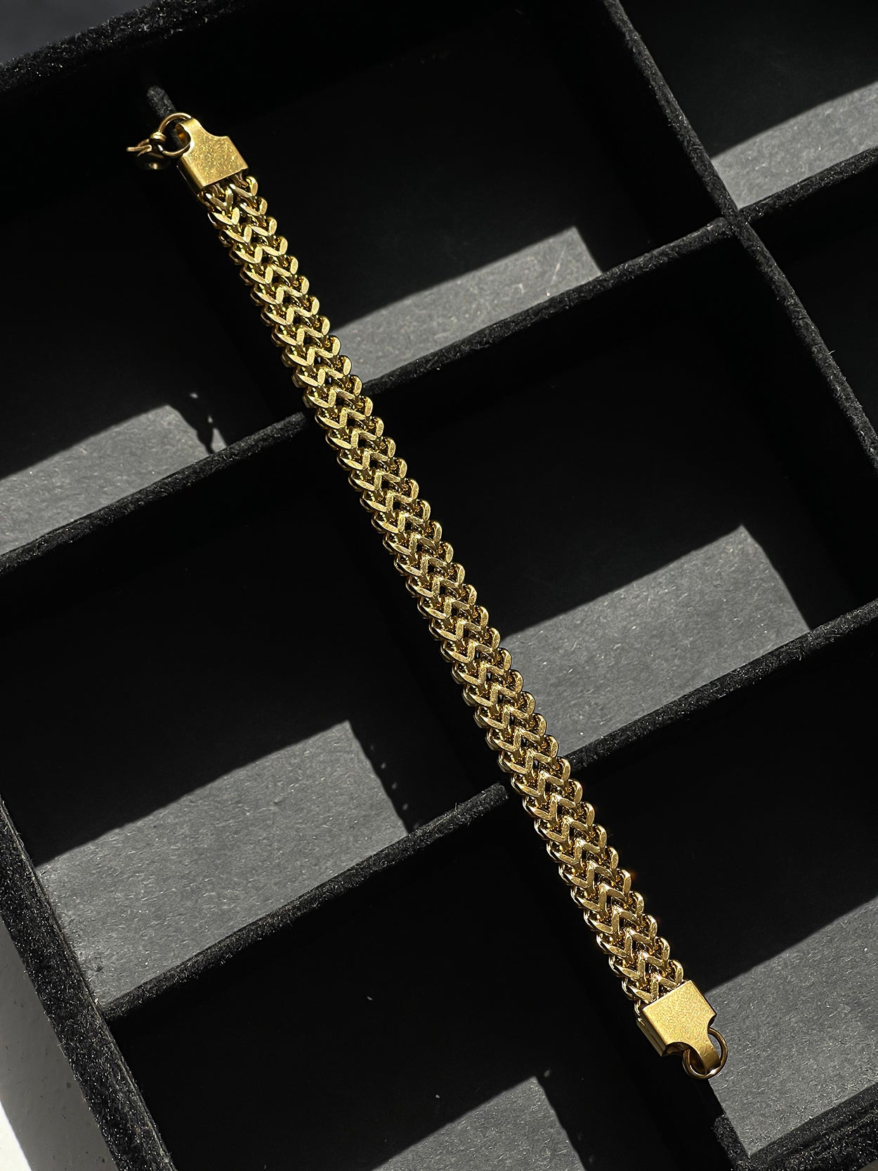 Gold Renk Çelik Bileklik Modeli